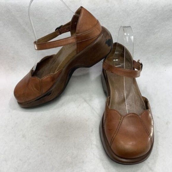 Dansko Shoes - Dansko Lotus Scalloped Mary Jane Cognac Brown Leather Clog Size EU 37 / US 6.5-7